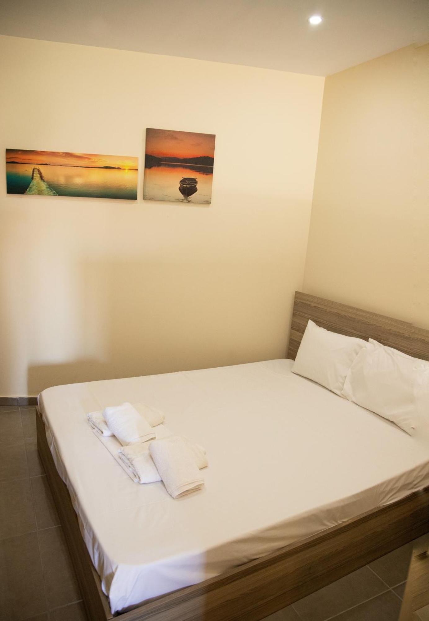 Sunset Inn كريوبيجي الغرفة الصورة